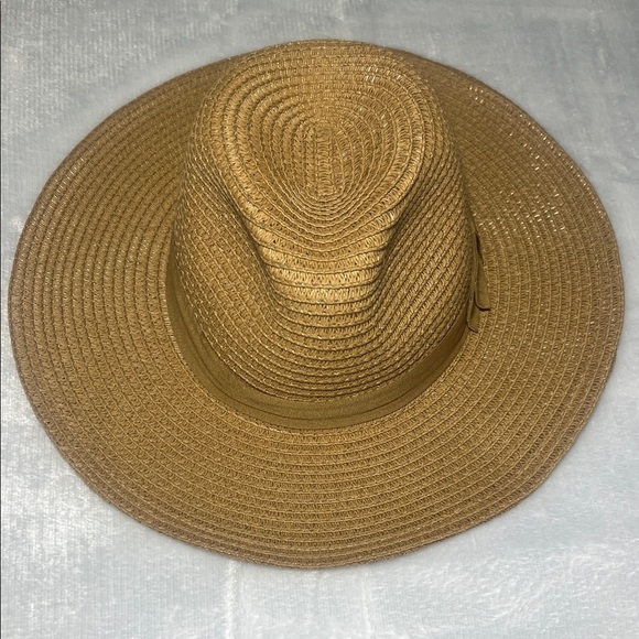 Accessories - Elegant Tan Hat Size S/M